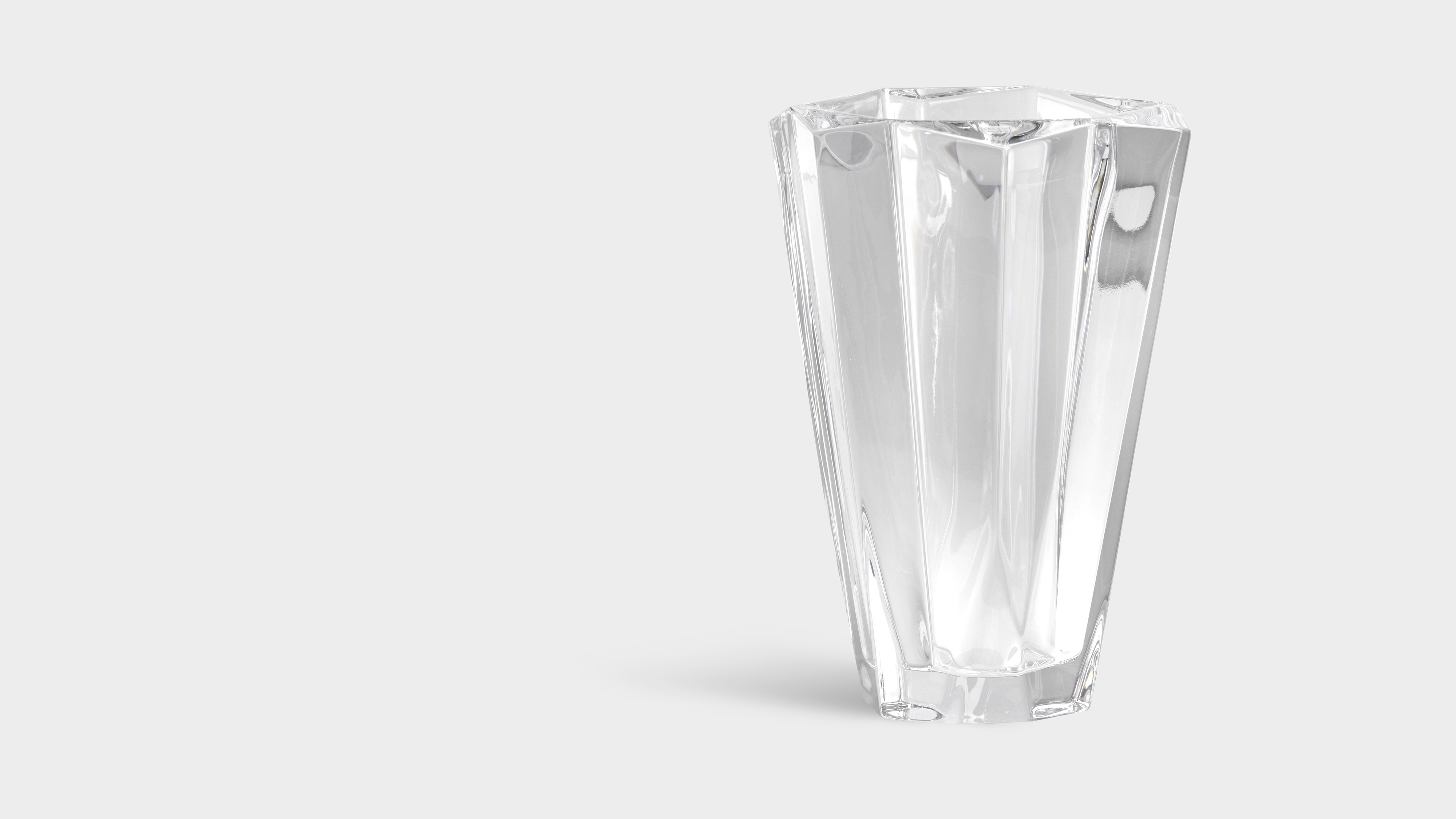 Malin Lindahl | Precious vases, bowls and candle lanterns | Orrefors